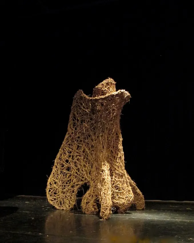 Vertebrae - Sculpture (2013) - Wild clematis  by Véronique Matteudi